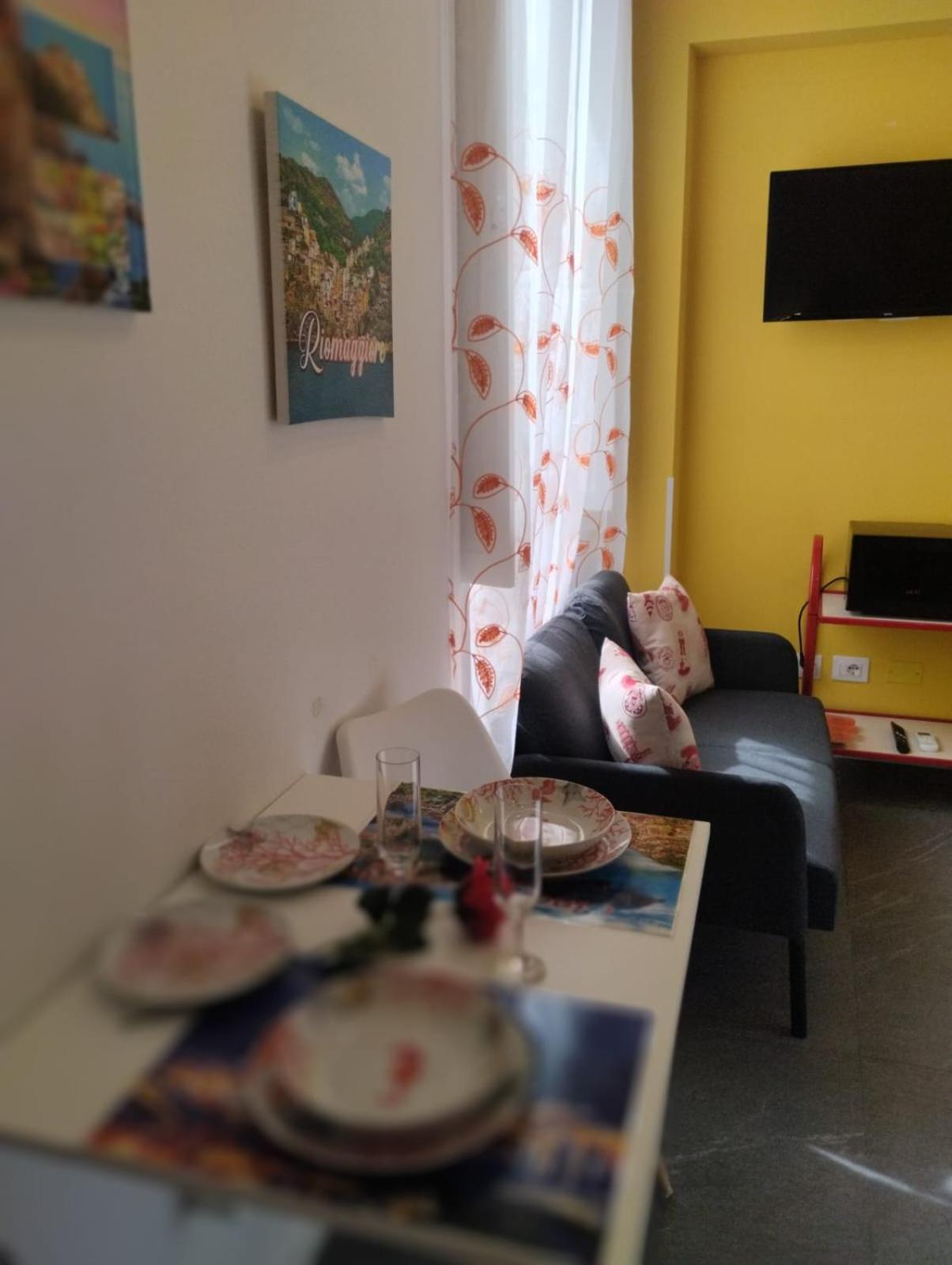 Casa Vacanze Buddy La Tua Base Per Visitare Il Mare Delle Cinque Terre Apartment La Spezia Exterior photo